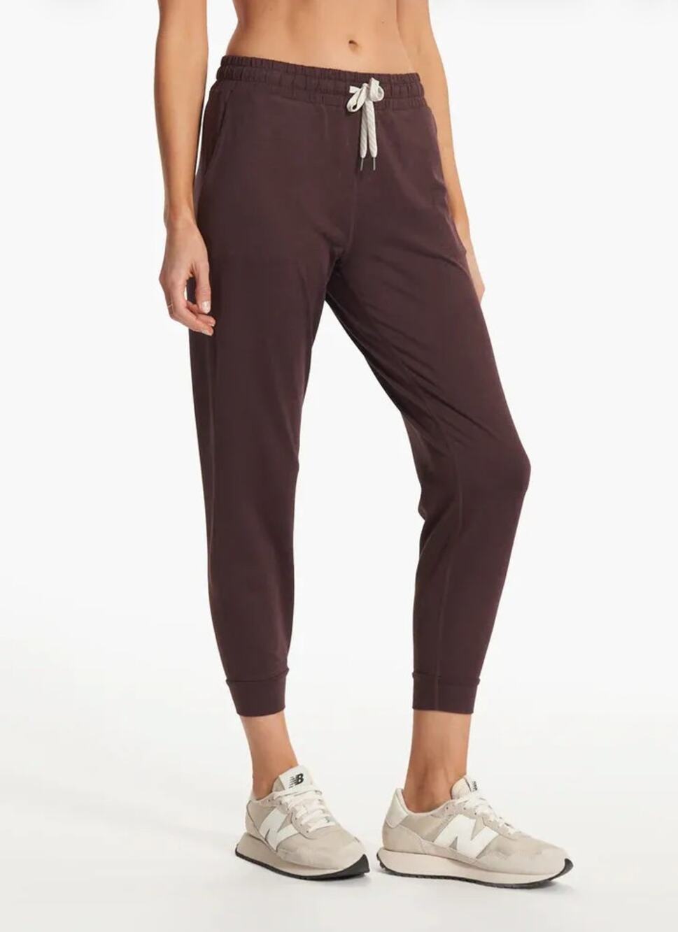Vuori Womens Performance Joggers Size Medium Mahogany Heather Cropped Knit